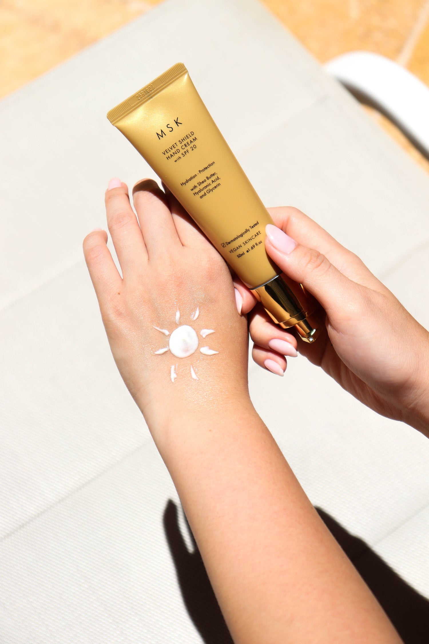 Velvet Shield Handcream with SPF 20 Velvet Shield Handcream with SPF 20