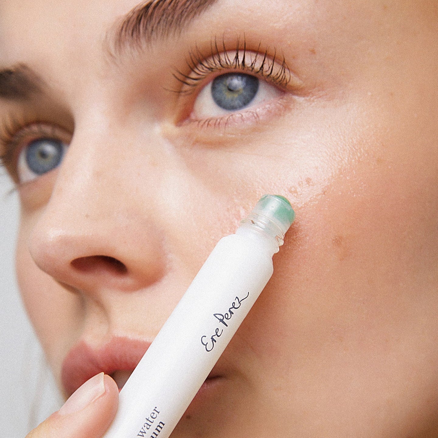 Grape water eye serum